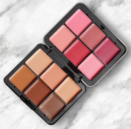 CARLA SECRET CONCEALER & BLUSH PROFESSIONAL MAKEUP